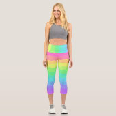 Rainbow Dragon Scales Capri Leggings (Vorderseite)