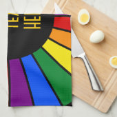 RAINBOW FLAG BUTTON RAYS + Ihr Zeichen oder Text Handtuch (Viertel Falte)
