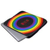 RAINBOW FLAG-TASTE + Ihr Zeichen oder Text Laptopschutzhülle (Vorne Knopf)