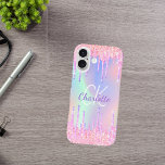 Rainbow Glitzer Tropfen rosa Monogramm iPhone 16 Hülle<br><div class="desc">Ein angesagter holografischer Hintergrund mit Einhorn- und Regenbogenfarben in Rosa,  lila,  Rose Gold,  Minzgrün. Dekoriert mit Imitaten Glitzer Tropfen in Rose Gold,  Rosa und lila. Personalisieren und fügen Sie einen Namen und Monogramm-Initialen in Lila und weißen Buchstaben ein. Ein bisschen Alltagsglanz,  um den Tag angenehm zu gestalten!</div>