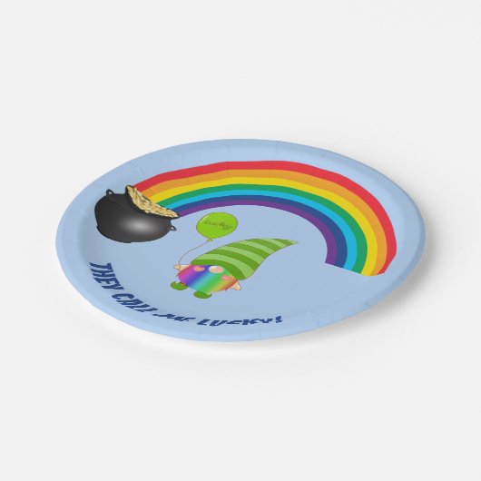 Rainbow Gnome Pot of Gold St Patricks Day Pappteller (Schrägansicht)