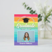 Rainbow Graduate Foto Chic LGBTQ Abschluss Postkarte (Stehend Vorderseite)