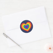 Rainbow Heart on Navy Blue Runder Aufkleber (Umschlag)