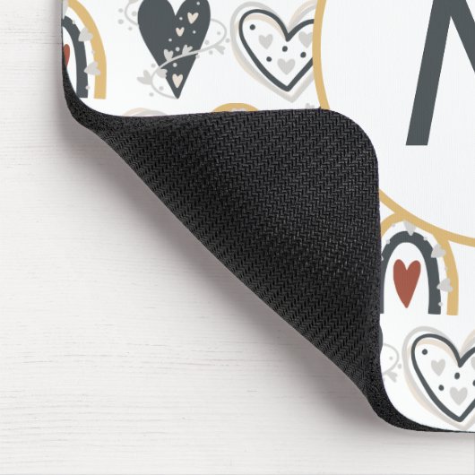 Rainbow Hearts Boho Muster Monogram Initial Mousepad (Ecke)