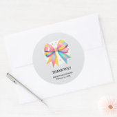 Rainbow Hearts Bow Baby Shower Runder Aufkleber (Umschlag)