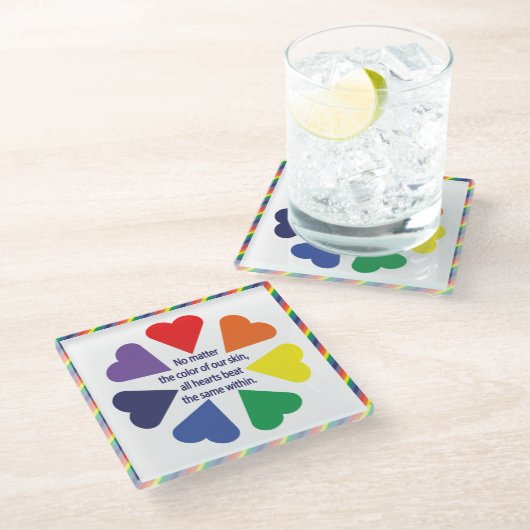 Rainbow Hearts Glasuntersetzer (Schrägansicht)