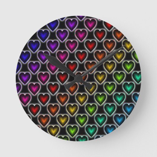 Rainbow Hearts Runde Wanduhr (Vorderseite)