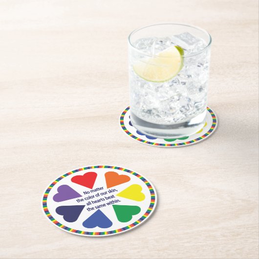 Rainbow Hearts Runder Pappuntersetzer (Vor Ort)