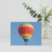 Rainbow Hot Air Ballon Postkarte (Stehend Vorderseite)
