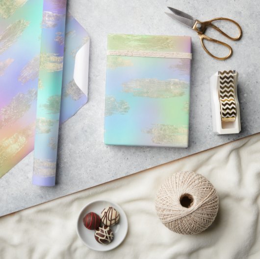 Rainbow Iridescent and Gold Brushstrikes Muster Geschenkpapier (Kunsthandwerk)