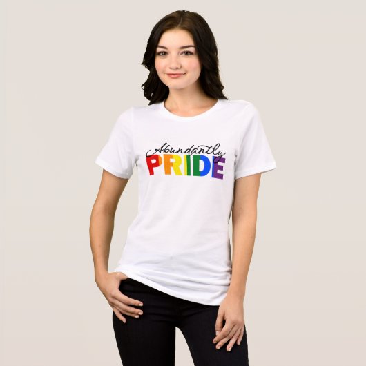 Rainbow ist stolz, schwuler T - Shirt zu sein (Vorderseite voll)