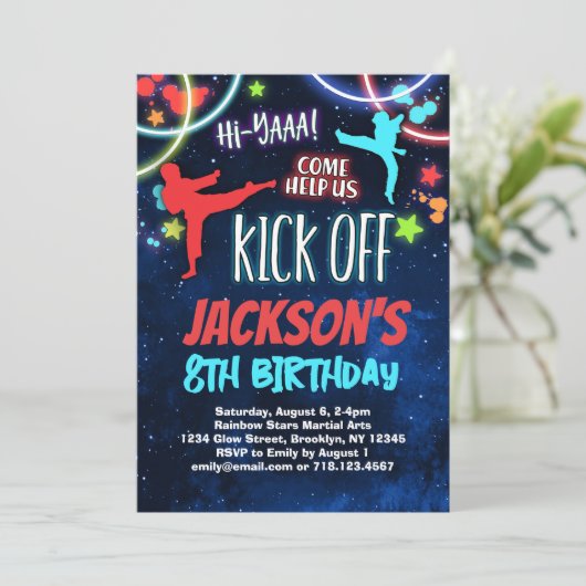 Rainbow Karate Birthday Party Einladung (Stehend Vorderseite)