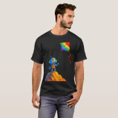 Rainbow Kite mit Mountain Robot T-Shirt (Vorne ganz)