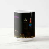 Rainbow Lights Terminal Tower (Cleveland) Tasse (Mittel)
