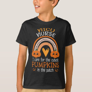 Rainbow Nicu Nurse Niedliche Pumpkins in Patch Ha T-Shirt