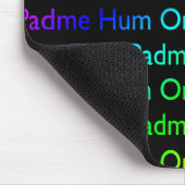 Rainbow Om Mani Padme Hum (auf schwarz) Mousepad (Ecke)