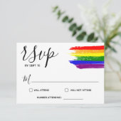 Rainbow Paint Strokes LGBT Wedding RSVP Karte (Stehend Vorderseite)