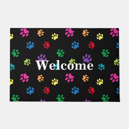 Rainbow Painted Paw Prints on Black Fußmatte (Vorderseite)