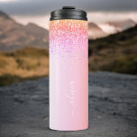 Rainbow Pastel Girly Glitzer Metal Monogram Name Thermosbecher<br><div class="desc">Rainbow Pastel Imitate Foil Metallic Sparkle Glitzer gebürstetes Metall Monogram Name Drink Tumbler. Das macht den perfekten 16 Geburtstag,  Hochzeit,  Brautparty,  Jubiläum,  Babydusche oder Junggeselinnen-Abschied Geschenk für jemanden,  der Lieben glamourösen Luxus und schicke Stile.</div>