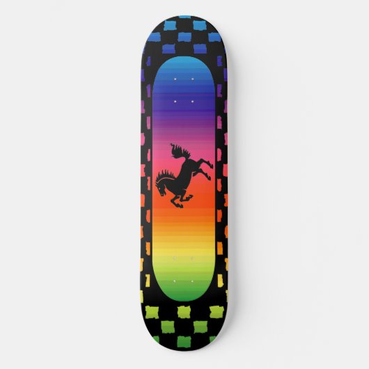 Rainbow-Pferd Skateboard (Vorderseite)