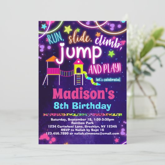 Rainbow Playground Geburtstagsparty Einladung (Stehend Vorderseite)