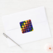 Rainbow Polka Dots auf Schwarz Quadratischer Aufkleber (Umschlag)