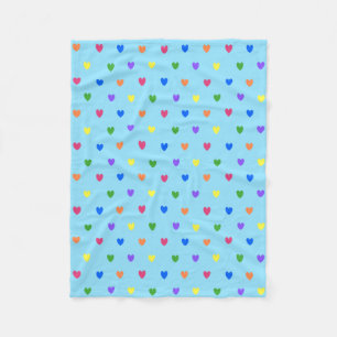 Rainbow-Polka-Herzen auf Babyblau Fleecedecke
