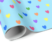 Rainbow-Polka-Herzen auf Babyblau Geschenkpapier (Rolleneckpunkt)