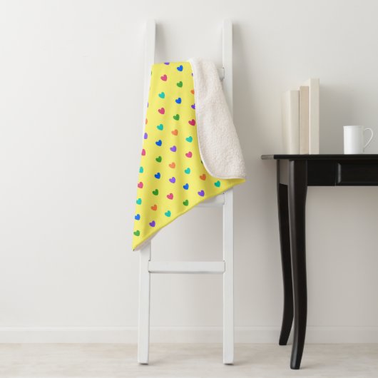 Rainbow-Polka-Herzen auf Gelb Sherpadecke (Beispiel)