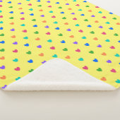 Rainbow-Polka-Herzen auf Gelb Sherpadecke (3/4)