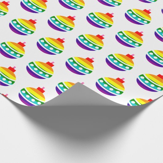 Rainbow Pride Bauble Ball Pattern LGBTQ Weihnachte Geschenkpapier (Ecke)