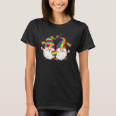 Rainbow Pride Gnomes LGBTQ Christmas Gay Que Tra T-Shirt (Vorderseite)