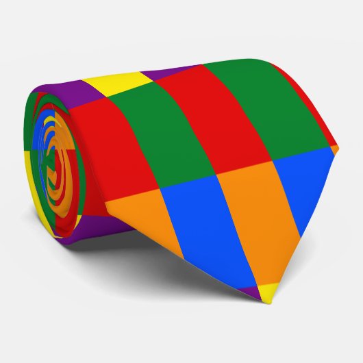 Rainbow Pride Krawatte (Gerollt)