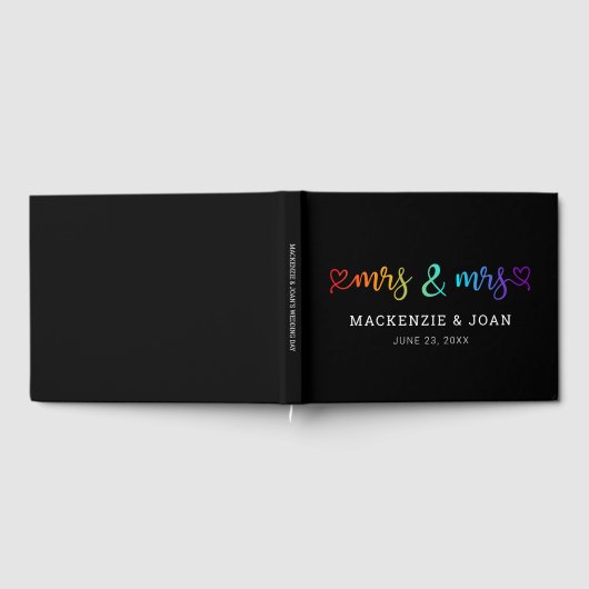 Rainbow Script Black Mrs & Mrs. Lesbian Wedding Gästebuch (Voll)