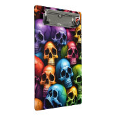 Rainbow Skulls Mini Klemmbrett (Schrägansicht)