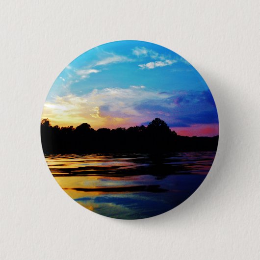 Rainbow-Sonnenuntergang auf dem Bergsee Button (Vorderseite)