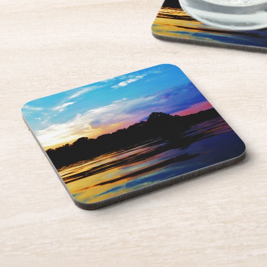 Rainbow-Sonnenuntergang auf dem Bergsee Getränkeuntersetzer (Linke Seite)