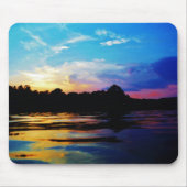 Rainbow-Sonnenuntergang auf dem Bergsee Mousepad (Vorne)