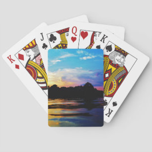 Rainbow-Sonnenuntergang auf dem Bergsee Spielkarten