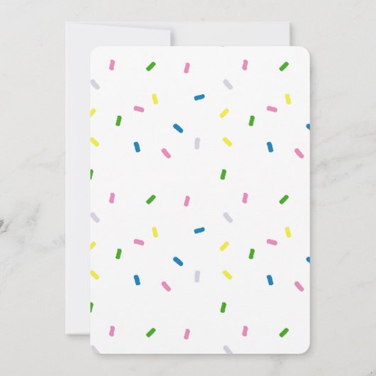 Rainbow Sprinkles Birthday Pattern Einladung (Rückseite)