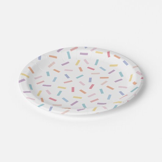 Rainbow Sprinkles Paper Plate Pappteller (Schrägansicht)