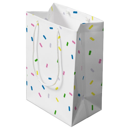 Rainbow Sprinkles Pattern-Party Mittlere Geschenktüte (Rückseite Schrägansicht)
