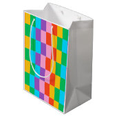 Rainbow Steps Blocks Gift Bag - farbig kühl Mittlere Geschenktüte (Rückseite Schrägansicht)