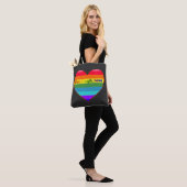Rainbow Stripes Herz Tasche (Am Model)