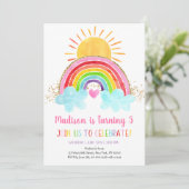 Rainbow Sunshine Pink Gold Geburtstag Einladung (Stehend Vorderseite)