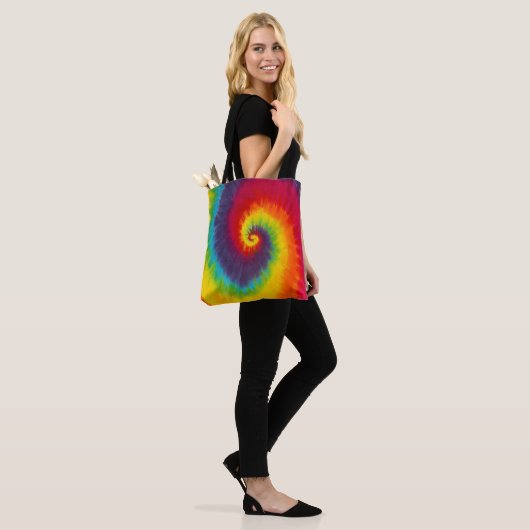 Rainbow Swirl Gefärbte Krawatte Groovy Cool Tasche (Am Model)