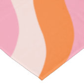 Rainbow Swirl Pink Orange Abstrakt Retro Sunshine Tischdecke (Schrägansicht)
