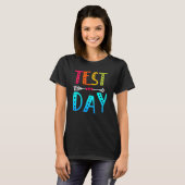 Rainbow-Testtag-Lehrer T-Shirt (Vorne ganz)
