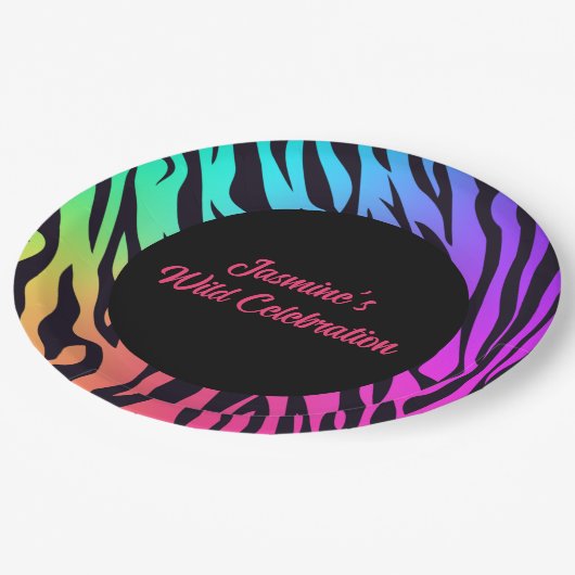 Rainbow Tiger Print Wild Celebation Pappteller (Schrägansicht)