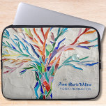 Rainbow Tree Yoga Instructor Laptopschutzhülle<br><div class="desc">Dieser dekorative Laptop-Ärmel zeichnet sich durch einen Ausdruck eines in Regenbogenfarbenen Mosaikbaums auf einem hellgrauen Hintergrund aus. Fügen Sie Ihren Namen und Beruf hinzu, um diesen Fall zu personalisieren. Verwenden Sie die Option Weitere anpassen, um die Textgröße, den Stil oder die Farbe zu ändern, wenn Sie möchten. Weil wir unsere...</div>